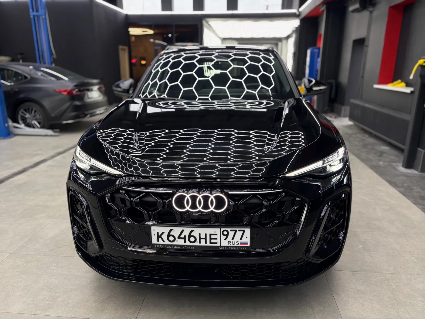 Audi Q6 e-tron в студии МГК Премиум Детейлинг